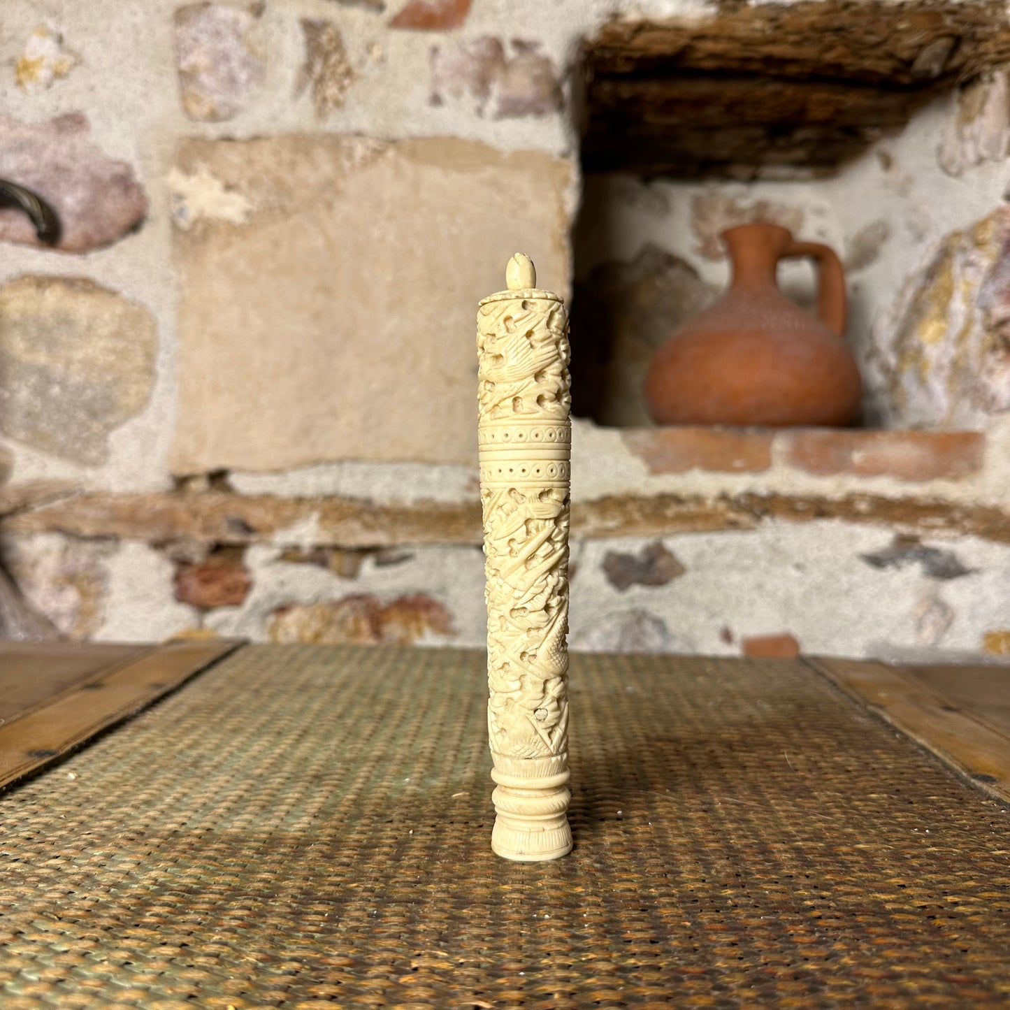 ÇİN - FİLDİŞİ DİVİT KABI - QING SÜLALESİ - 18YY.