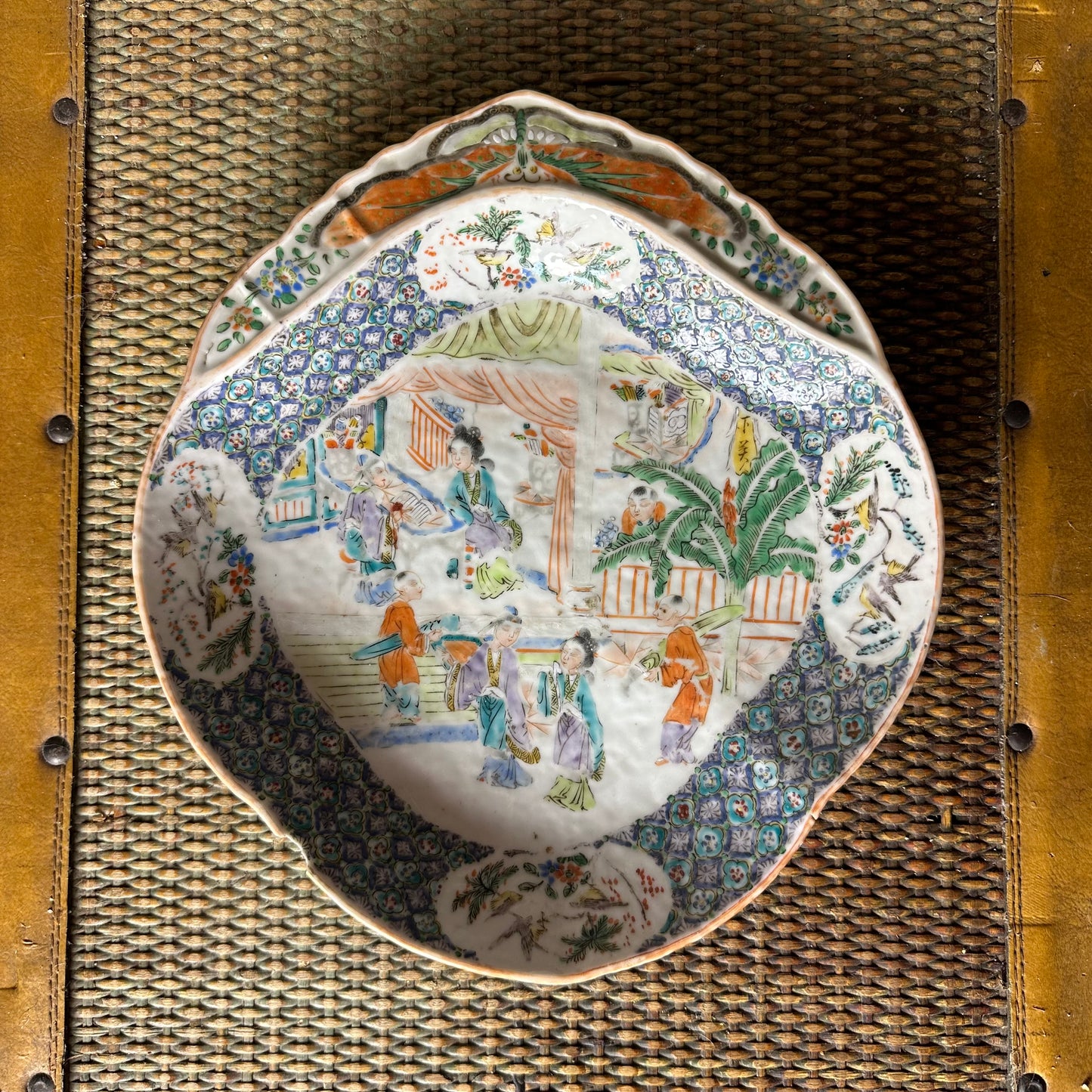 ÇİN - FAMILLE ROSE - OVAL PORSELEN TABAK - 17YY.