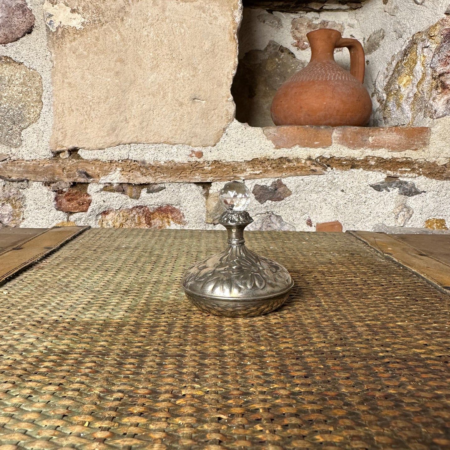 VICTORIA DONEMI - PARFÜM ŞİSESİ - 19YY.