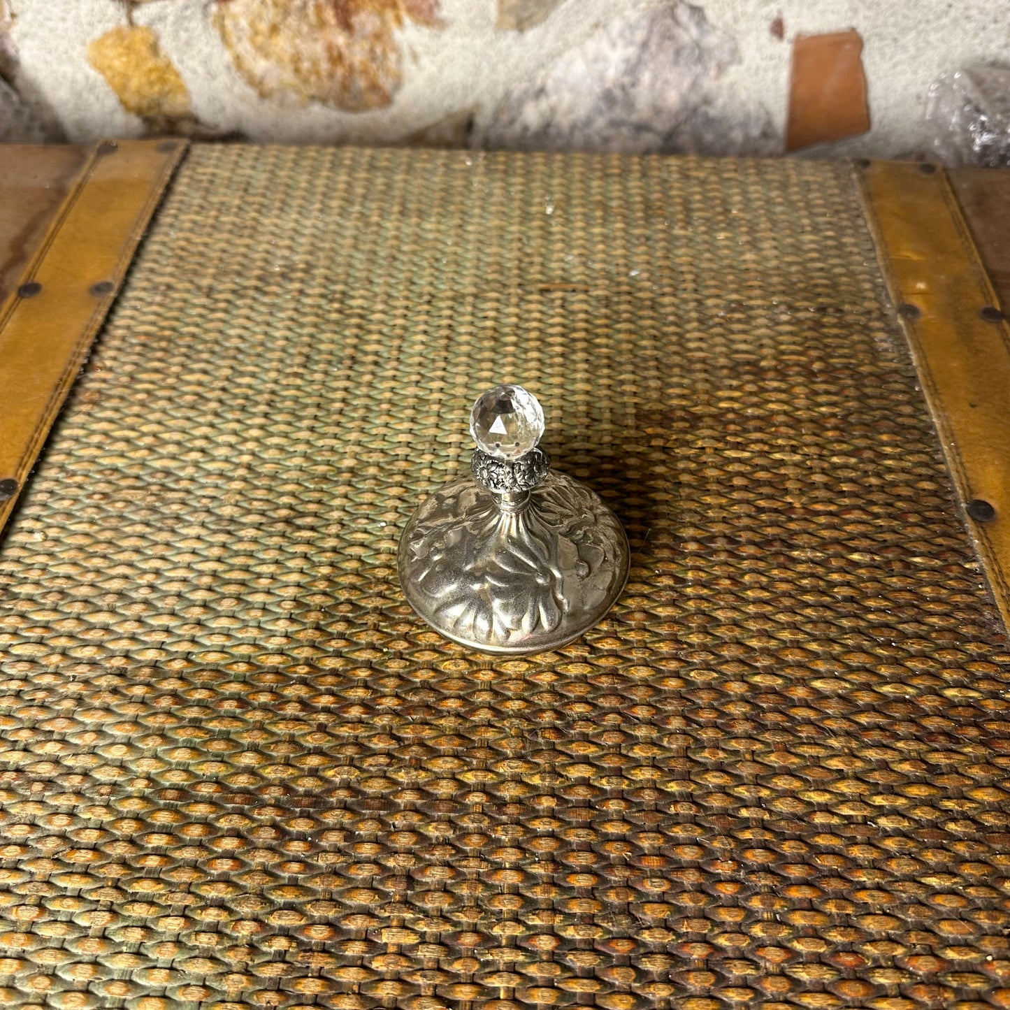 VICTORIA DONEMI - PARFÜM ŞİSESİ - 19YY.